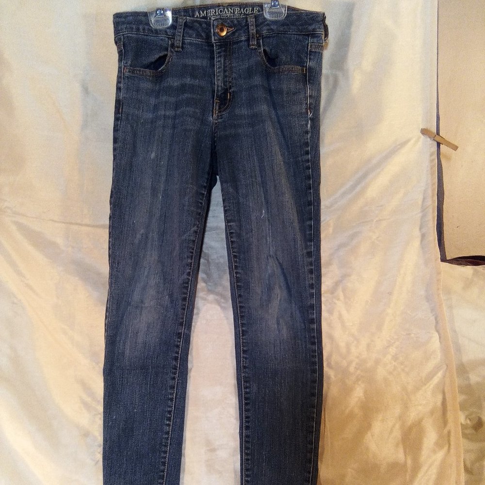 Lovenly Worn Pair of AEO Denim Jeggings Size 10